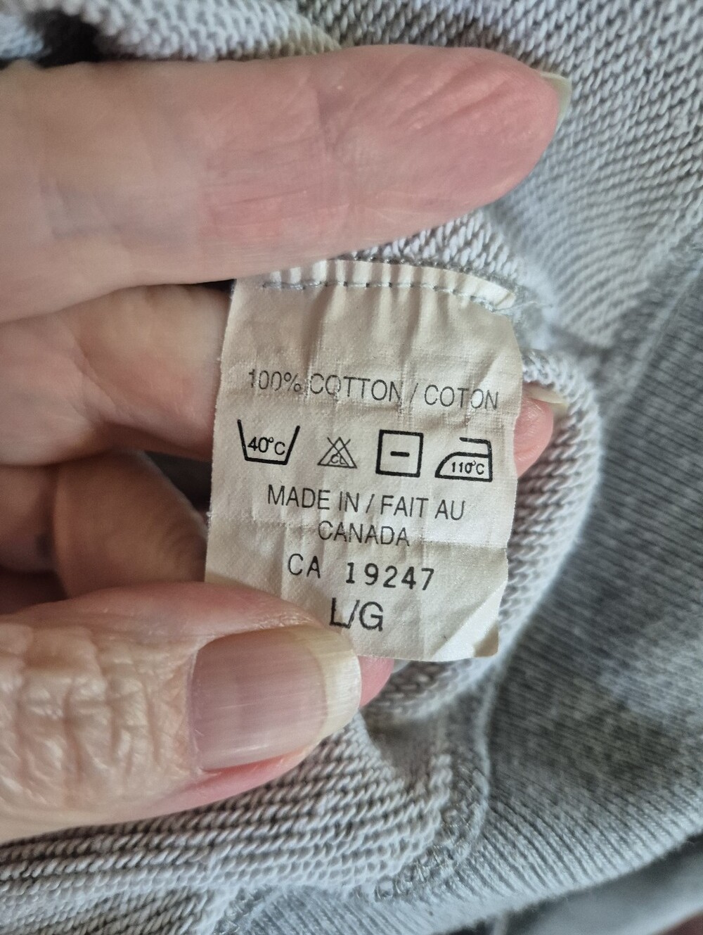 Holt Renfrew 175 Anniversary Edition Girls Cotton Sweatshirt Large - Picture 4 of 10